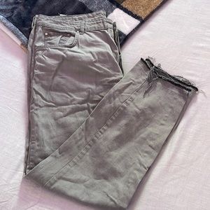 I ordered them , and there too small . Size 40 . Only worn one time .